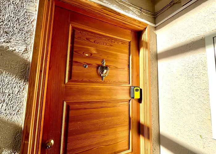 Maria Rootsi 9 * Kuressaare